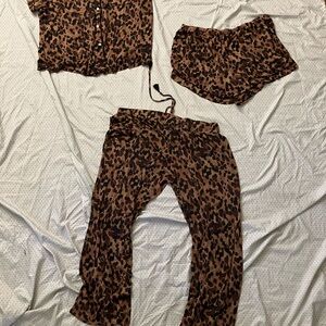 Stars Above Women's Thermal Pajama Set Leopard Print Brown Size XXL Shirt Shorts